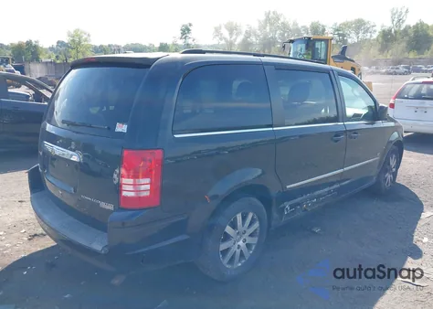 2009 Chrysler Town & Country Touring from USA, damaged, VIN 2A8HR54X29R645922